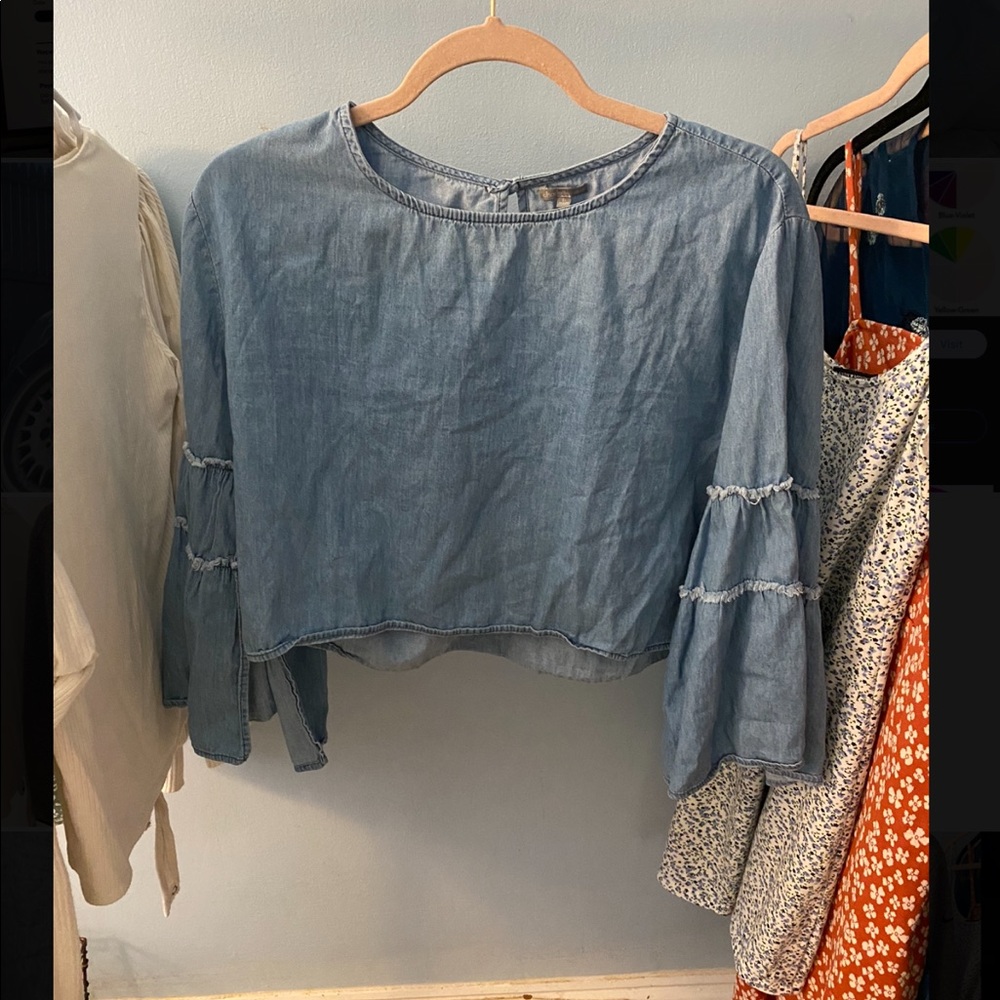 Ruffle long sleeve